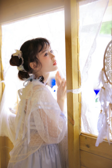 那英问张馨予李菲儿你俩谁啊